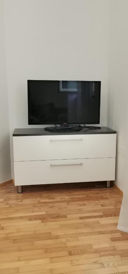 Apartment Mimi Opric Bagian luar foto